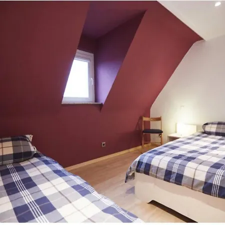 Tannen-apotheke Zwei Ab 5p Mit Drittem Schlafzimmer Und Extra Dusche Wc