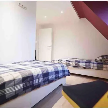 Tannen-apotheke Zwei Ab 5p Mit Drittem Schlafzimmer Und Extra Dusche Wc شقة Mengerskirchen